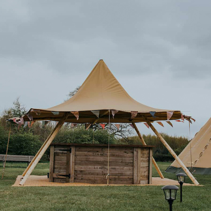 Dwupoziomowy namiot z litego d – Outdoor Adventure Resorts recenzja i cena